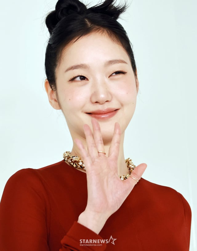 배우 김고은이 26일 오후 서울 여의도에서 열린 '샤넬 2026 공방 컬렉션 서울쇼'에 참석해 포즈를 취하고 있다 2026.05.26 /사진=임성균 tjdrbs23@