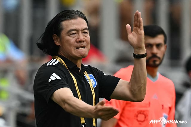 Kim Pan-gon, head coach during his time at Ulsan HD. /AFPBBNews=NEWS1