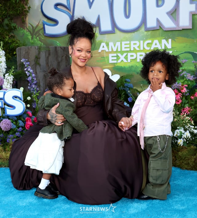 Rihanna y sus dos hijos / Foto=AFPBBNews=NEWS1=StarNews