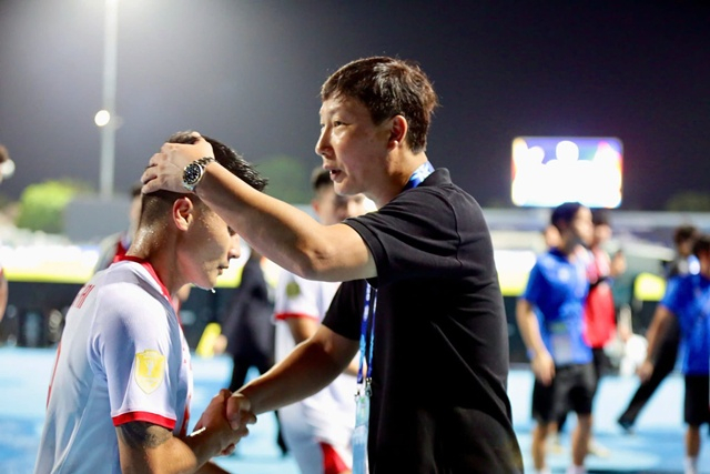 Coach Kim Sang-sik (right). /Photo=DJ Management provided