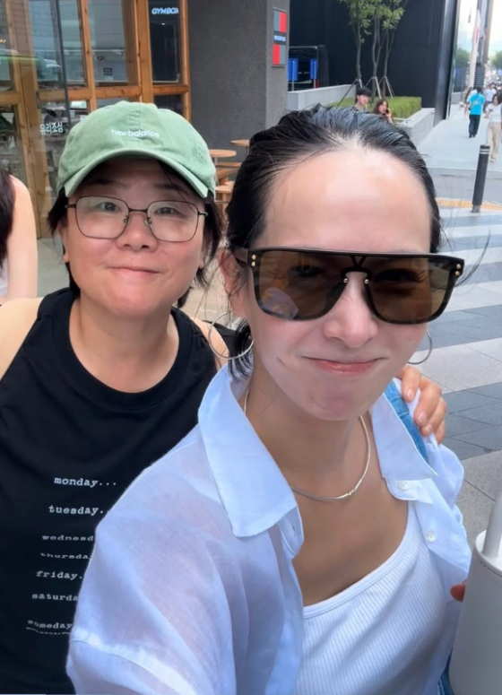 이정은(뒤), 조여정 /사진=조여정 SNS