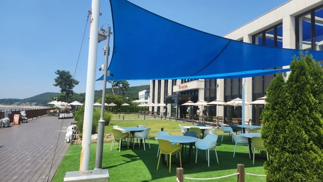 A bakery café located at Masian Beach