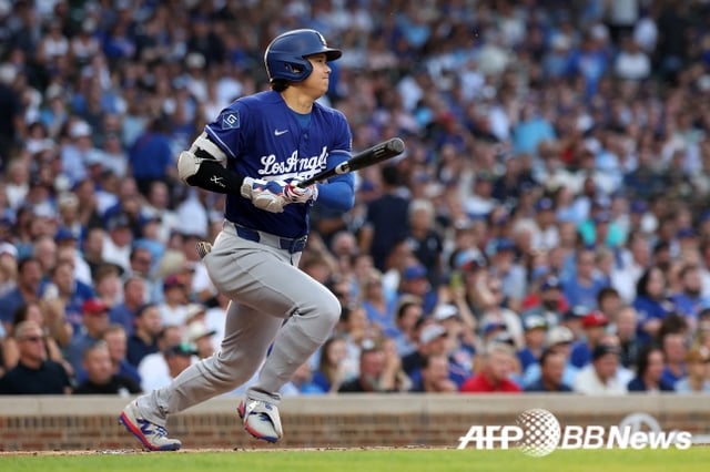 LAドジャースの大谷翔平が5日(韓国時間)、米イリノイ州シカゴにあるリグレー·フィールドで行われた2026MLBレギュラーシーズンシカゴ·カブスとの訪問試合で安打を放った。 /AFPBBNews=ニュース1