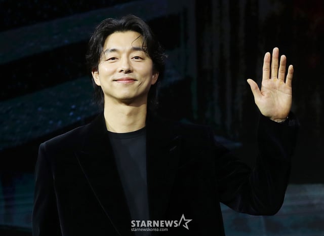 Actor Lee Seung-gi poses at the Netflix series 'Trunk' press conference held on the morning of the 26th at Raum Art Center in Yeoksam-dong, Gangnam-gu, Seoul. 'Trunk' is a mystery melodrama depicting a secret marriage service that begins to be revealed due to a trunk floating up by a lake and the strange marriage story of two men and women placed within it. It will be released on the 29th. 2024.11.26 /Photo=Kim Chang-hyun chmt@