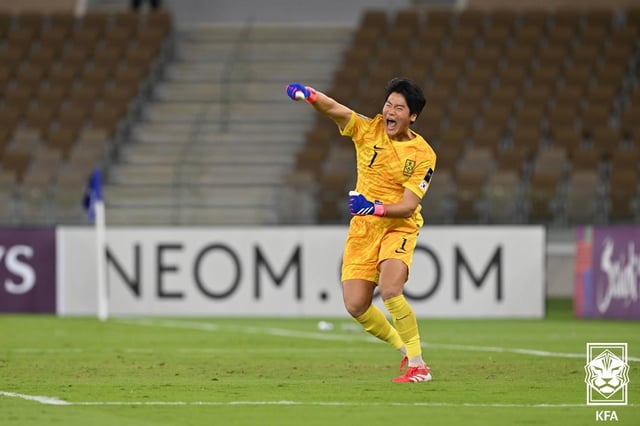Park Do-hoon del Daegu FC, realizando una parada y rugiendo tras ella durante la Copa Asiática Sub-17 de la AFC celebrada en abril del año pasado. /Foto=Federación Coreana de Fútbol