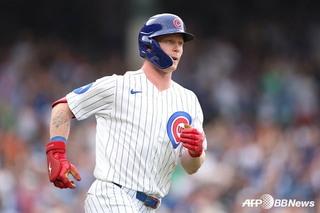 Chicago Cubs' Pete Crow-Armstrong rounds the bases after hitting a home run in his first at-bat during the first inning of a home game against the LA Dodgers at Wrigley Field in Chicago, Illinois, USA, on the 6th. /AFPBBNews=NEWS1
