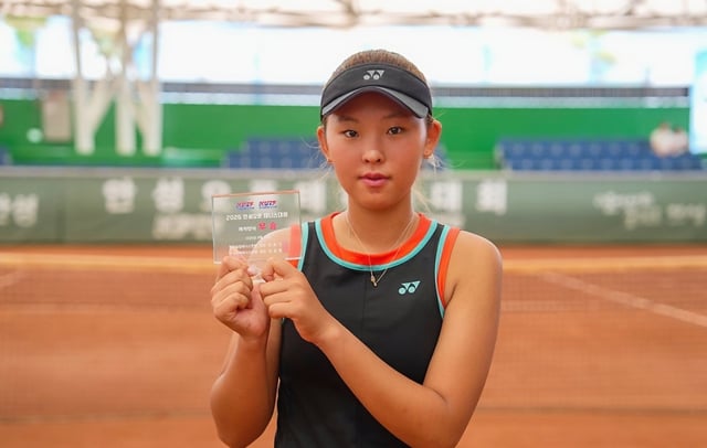 成人大会入門初年度から2026安城(アンソン)オープンテニス大会女子シングルスでトップに立ったソン·ハユン。 /写真=ソン·ハユン側提供