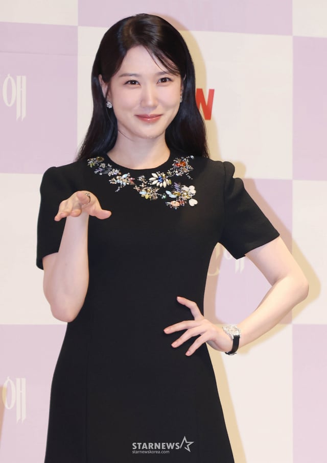 배우 박은빈이 14일 오후 서울 강남구 엘리에나 호텔에서 진행된 tvN 토일드라마 오싹한연애 제작발표회에 참석해 포즈를 취하고 있다. 귀신을 보는 재벌 상속녀와 귀신을 가장 무서워하는 열혈 검사의 좌충우돌 오컬트 로맨스 '오싹한 연애'는 오는 18일 첫 방송된다. /2026.07.14 /사진=이동훈 photoguy@