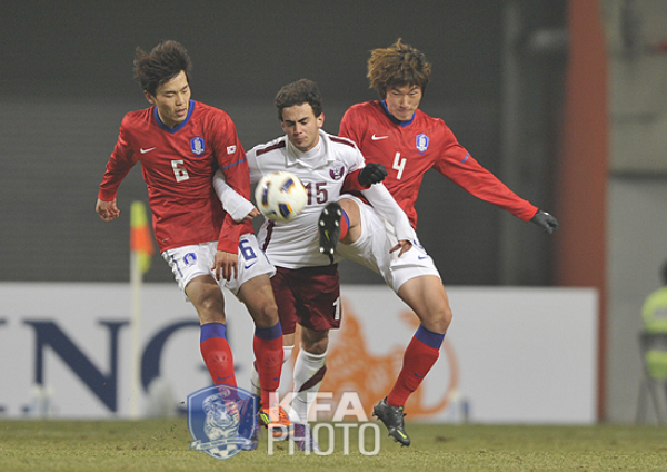 Hình ảnh trận đấu vòng loại cuối cùng Thế vận hội London 2012 gặp Qatar. Các tr판điều hành trận đấu lúc bấy giờ là đối tượng tiếp đãi tình dục của Liên đoàn Bóng đá Hàn Quốc. /Ảnh=Liên đoàn Bóng đá Hàn Quốc cung cấp