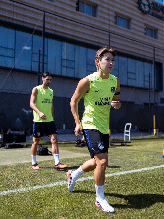 Lee Kang-in during Atletico Madrid's training session ahead of the match against Manchester City. /Photo=Capture from Atletico Madrid's official website