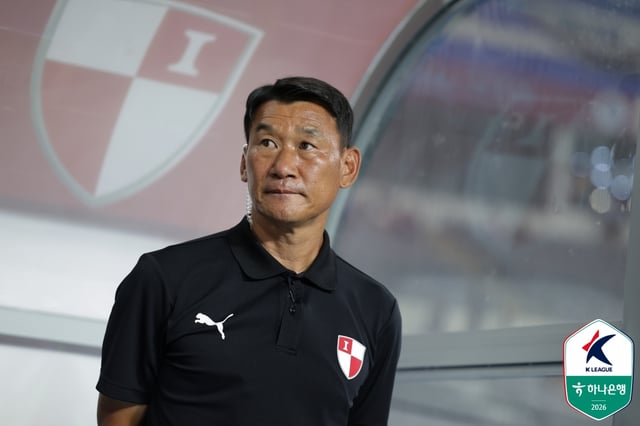 Cho Sung-hwan, head coach of Busan IPark. /Photo=Korea Professional Football League