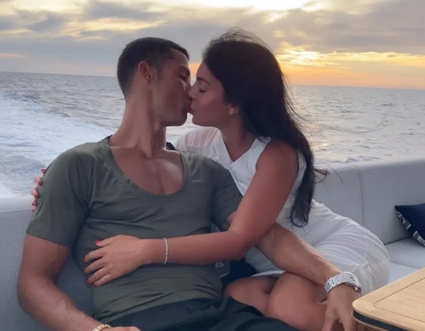 Cristiano Ronaldo (izquierda) y Georgina Rodríguez. /foto=captura de las redes sociales de Georgina Rodríguez