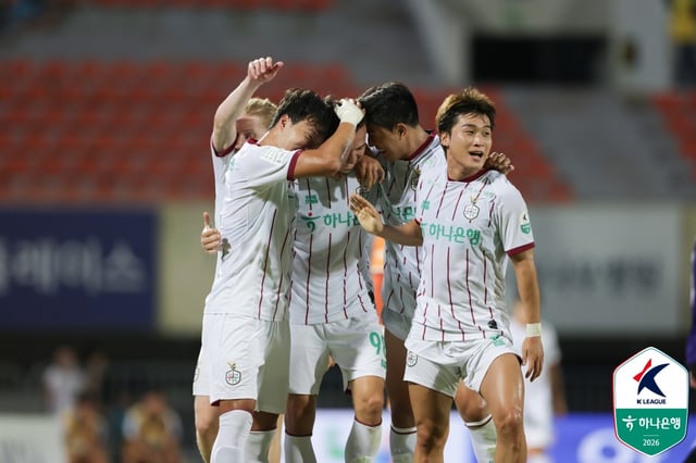 大田ハナシチズンが8日午後8時、安養(アンヤン)総合運動場で行われたハナ銀行Kリーグ12026第22ラウンドの試合で先制ゴールを決めて喜んでいる。 /写真=韓国プロサッカー連盟提供
