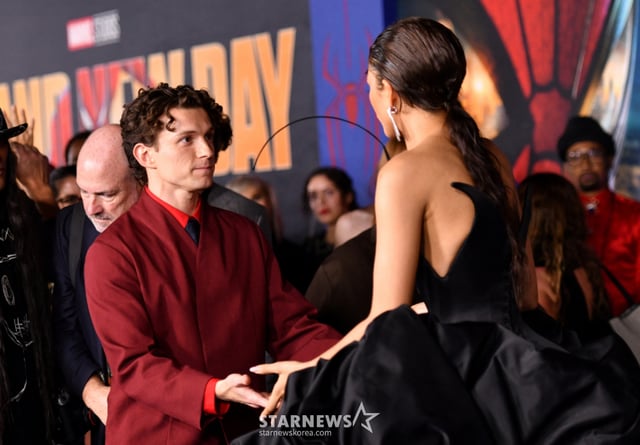 Tom Holland and Zendaya / Photo=/AFPBBNews=NEWS1=StarNews
