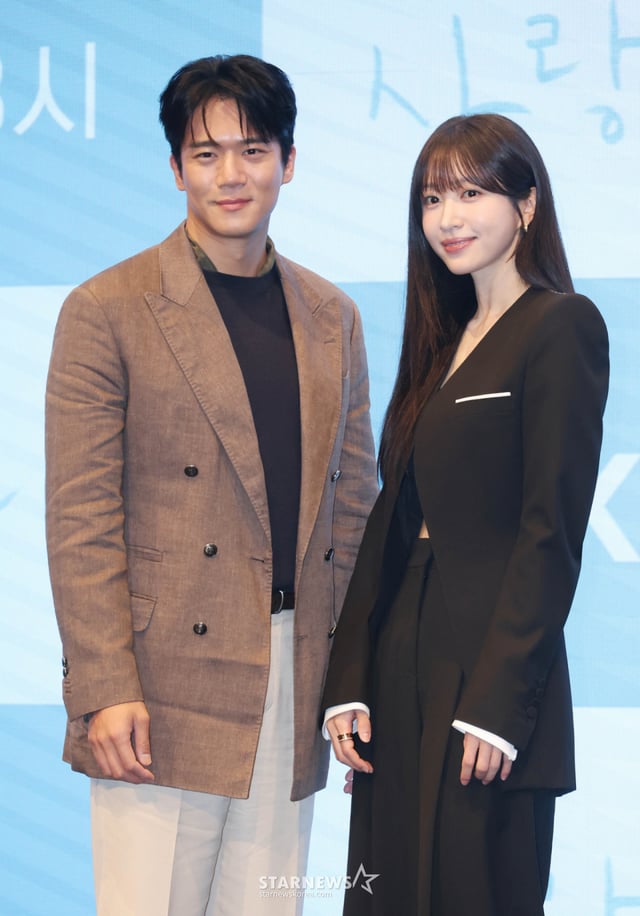 배우 하석진, 안희연이 22일 오후 서울 구로구 더세인트에서 진행된 KBS 토일드라마 '사랑이 온다' 제작발표회에 참석해 포즈를 취하고 있다. /2026.07.22 /사진=이동훈 photoguy@
