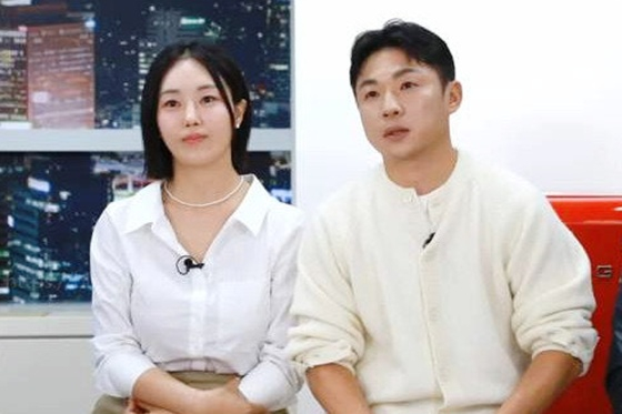 23기 옥순(왼쪽), 미스터 강/사진=유튜브 촌장엔터테인먼트