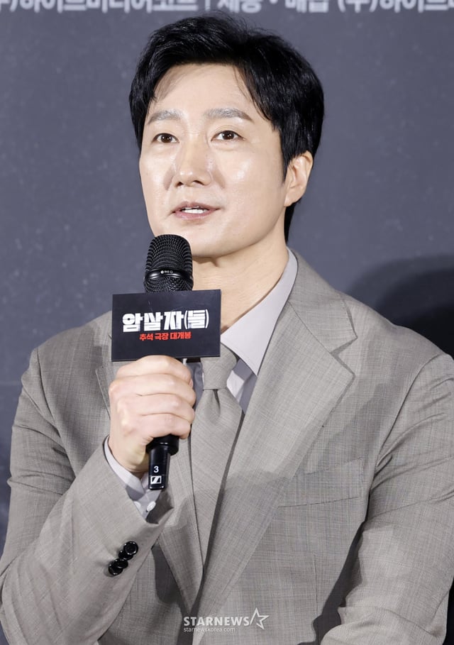 演员朴海日于 10日出席在首尔龙山区 CGV 伊帕克商场举行的电影《刺客(们)》制作发布会,并参与问答环节。/2026年8月10日 /图片=金辉善 (Kim Hwi-seon) hwijpg@