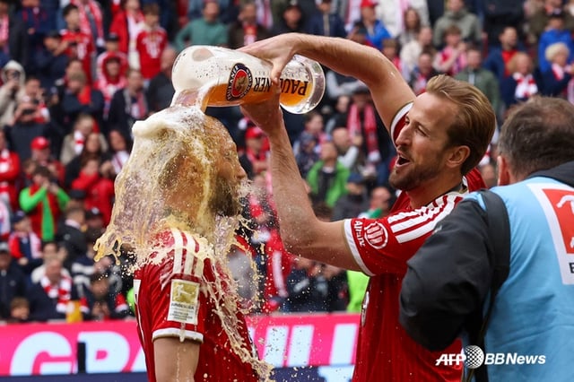 Harry Kane (bên phải). /AFPBBNews=NEWS1