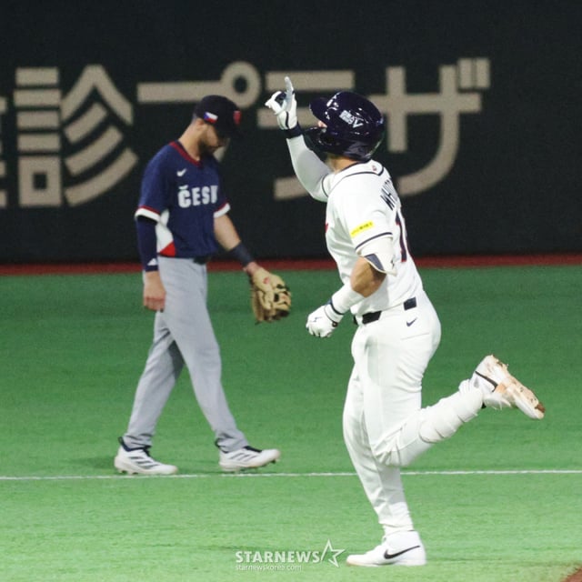 위트컴이 3월 5일 2026 WBC 도쿄POOL 체코전 3회말에 이어 5회말 2점홈런을 터트린 후 베이스를 돌고 있다. /사진=강영조 선임기자