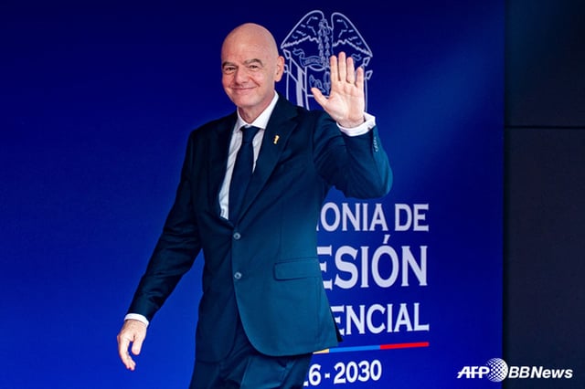인사하는 지아니 인판티노 FIFA 회장. /AFPBBNews=뉴스1