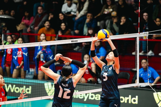 13일 필리핀과의 2026 FIVB 세계선수권대회 16강에서 세트를 시도하고 있는 이서인. /사진=FIVB 홈페이지 캡처