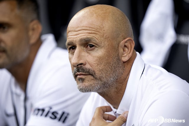 Huấn luyện viên Beşiktaş Vincenzo Italiano. /AFPBBNews=NEWS1