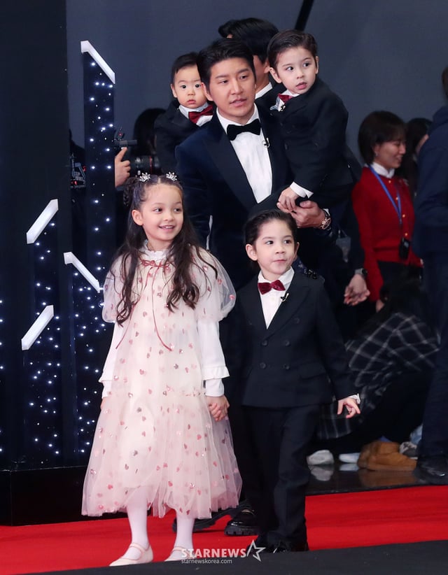 Former footballer Park Ju-ho's family / Photo = StarNews