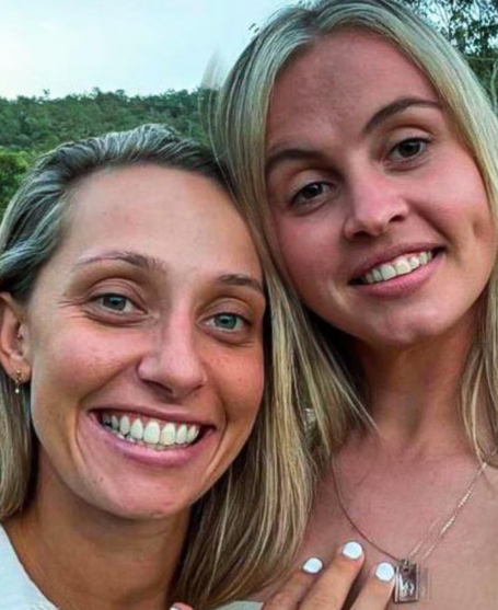 Ashleigh Gardner (left) and Monica Wright, who were married as a same-sex couple. /Photo=Fox Sports archive