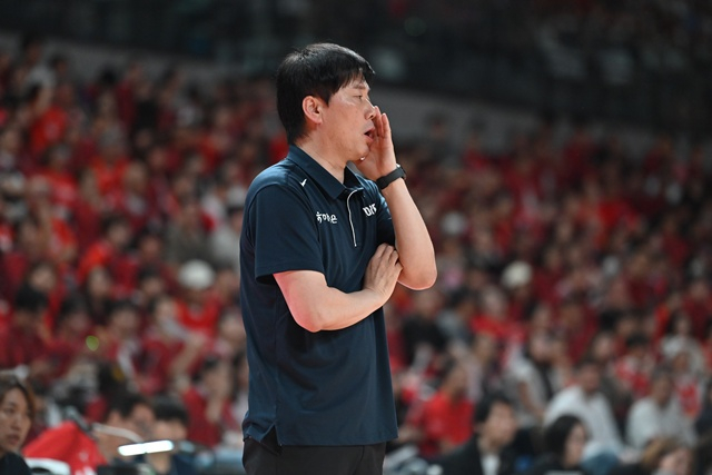 Park Soo-ho, entrenador del equipo femenino de Corea Yeo Ja-nong-gu (CEO). /Foto=Asociación Japonesa de Baloncesto proporcionado