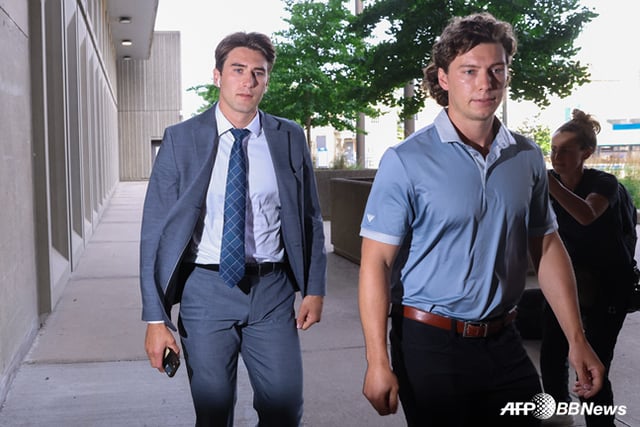 Michael McClure (left) received the heaviest sanction. /AFPBBNews=NEWS1