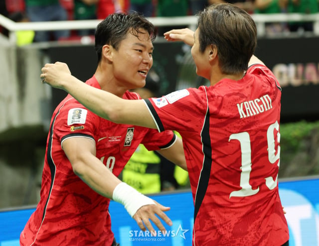 2026 북중미월드컵 A조 예선 대한민국-체코전이 멕시코 과달라하라 에스타디오 아크론에서 열렸다. 오현규가 역전골을 터트린 후 이강인과 기뻐하고 있다. /사진=김진경 대기자