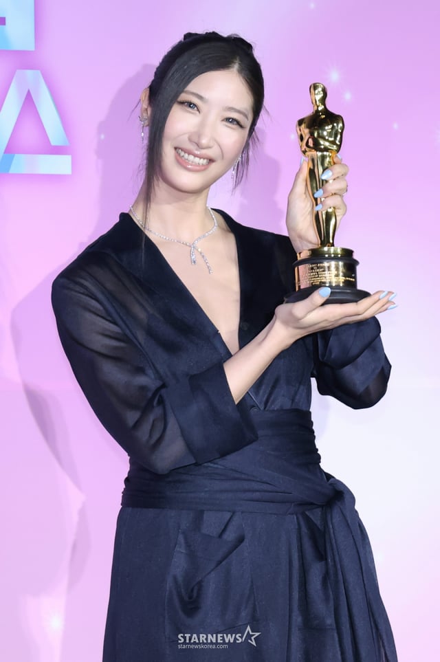 싱어송라이터 이재가 1일 오후 서울 CGV용산아이파크몰에서 진행된 넷플릭스 영화 '케이팝 데몬 헌터스' 아카데미 수상 기념 기자간담회에 참석해 포즈를 취하고 있다. /2026.04.01 /사진=이동훈 photoguy@