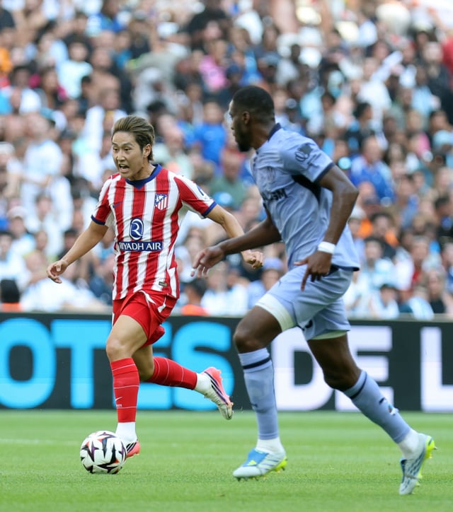 El jugador del Atlético de Madrid Lee Kang-in (izquierda) se desplazó para disputar el partido amistoso de pretemporada contra Marsella, celebrado el día 15 (hora coreana) en el Orange Vélodrome de Marsella, Francia. /foto=Captura de las redes sociales del Atlético de Madrid