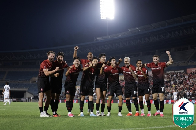 Гол-празднование «Пучхона FC». /Фото: Корейская профессиональная футбольная лига предоставила