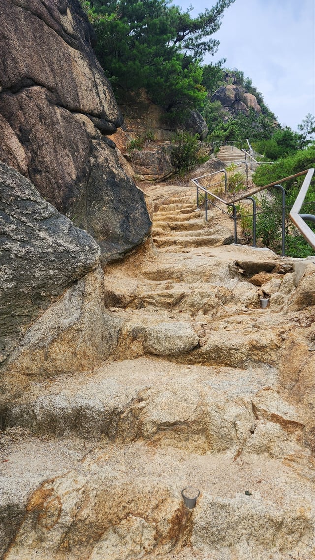 Rock steps leading up to the Bongsu-dae watchtower.