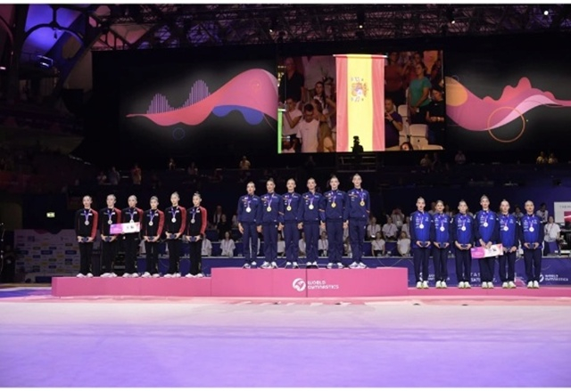 From left: Japanese, Spanish, and Brazilian rhythmic gymnastics teams. /Photo=International Gymnastics Federation SNS