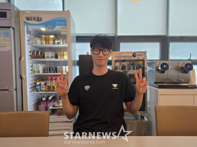 友利卡郑成圭近日在位于仁川广域市的友利卡俱乐部食堂接受了《明星新闻》的采访。/图片=记者金东润
