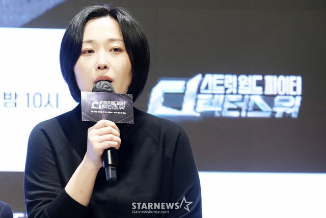 최정남 PD가 18일 서울 강남구 엘리에나호텔에서 진행된 엠넷 예능 '스트릿 월드 파이터 : 디렉터스 워' 제작발표회에 참석해 질의응답을 하고 있다./2026.08.18 /사진=김휘선 hwijpg@