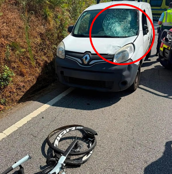 Coche que colisionó con la bicicleta de Finley Talling. /Foto=recorte del Daily Mail británico