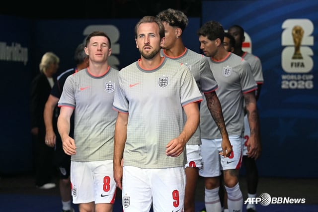  ハリー·ケイン（中央）とイングランドサッカー代表チームの選手たち。 /AFPBBNews=ニュース1
