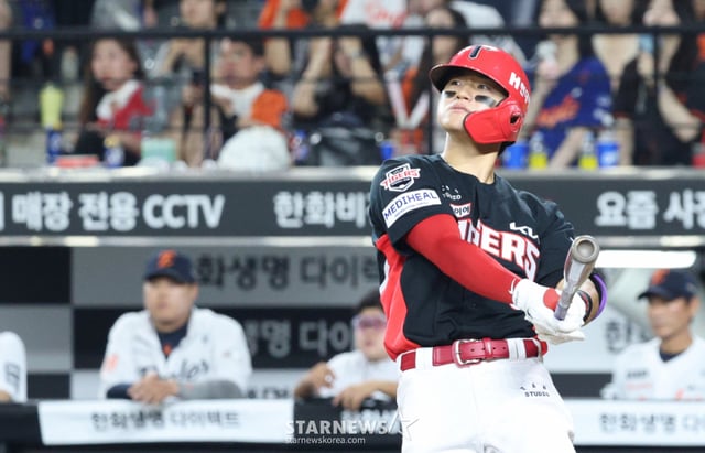 2026 신한 SOL KBO리그 한화 이글스 대 KIA 타이거즈 경기가 18일 대전한화생명볼파크에서 열렸다. KIA 김도영이 7회초 2사에서 좌월 1점 홈런을 날리고 있다. /사진=김진경 kim.jinkyung@