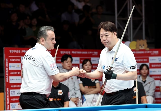 Hyumons Morales (left) and Kang Dong-gung. /Photo=PBA Tour provided