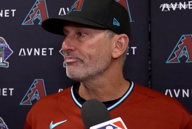 Arizona manager Torii Robles shedding tears while answering questions about Marte. /Photo=U.S. Taken from Baseball Capture
