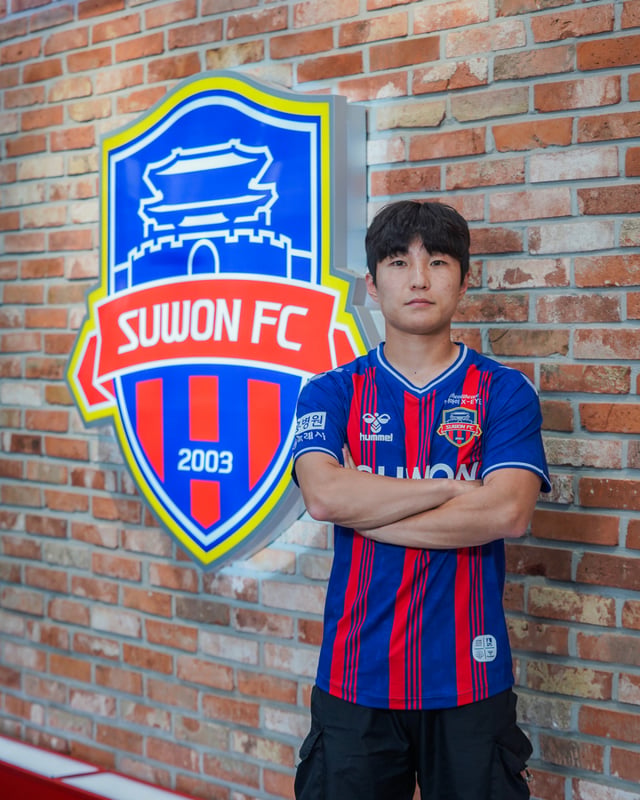 Min Jun-young in a SuwonFC jersey. /Photo=SuwonFC provided