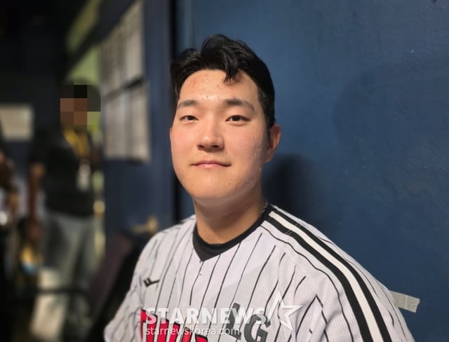 LG 문정빈이 18일 잠실 KT전을 승리로 이끌고 취재진과 인터뷰했다. /사진=김동윤 기자