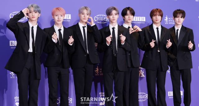 The group NCT Dream (NCT DREAM) poses at the photo wall held to commemorate the release of their fifth full album 'Go Back To The Future' at Seoul Songpa-gu Lotte Cinema World Tower on the morning of the 14th. /2025.07.14 /Photo=Kim Hwi-seon hwijpg@