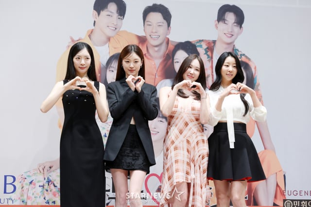 그룹 달샤벳 출신 조아영, 배우 최서은, 신수아, 송서린이 20일 서울 강남구 거암아트홀에서 진행된 드라마 '아듀 솔로' 제작발표회에 참석해 포즈를 취하고 있다. /2026.08.20 /사진=김휘선 hwijpg@