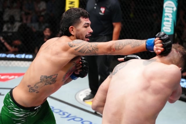 Энтони Эрнандес (слева). /Фото: предоставлено UFC