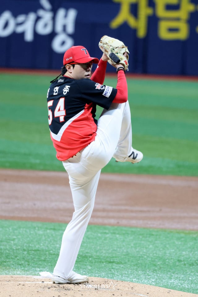 El veterano lanzador zurdo Yang Hyeon-jong de Kia salió como titular y realizó una gran labor en el partido entre 2026 Liga KBO Kiwoom Heroes y KIA Tigers disputado el día 24 en el Gocheok Sky Dome.. 2026.06.24. /Foto=Kang Young-jo cameratalks@
