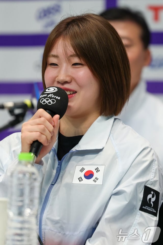 柔道韩国国家队选手许美美于20日出席在忠清北道选手村举行的2026年爱知·名古屋夏季亚洲运动会倒计时30天媒体日活动中的韩国代表团记者会,表明决心。/图片=NEWS1